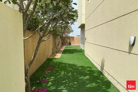 Таунхаус с 3 спальнями в Дубай, ОАЭ №146036 3