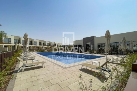 Villa de 3 dormitorios en EMAAR South, UAE No. 137915 4