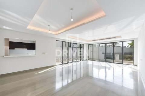 Таунхаус с 7 спальнями в DAMAC Hills (Akoya by DAMAC), ОАЭ №137911 4
