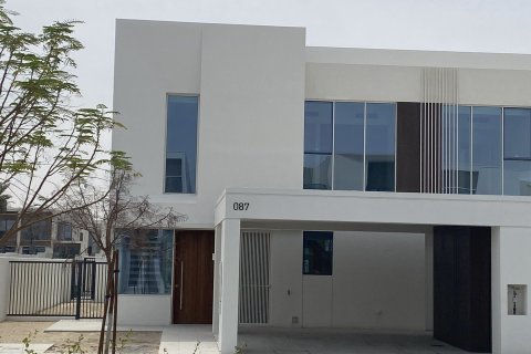 Villa de 4 dormitorios en Nara, UAE No. 173649 4