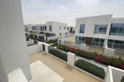Villa de 4 dormitorios en Nara, UAE No. 173649 16