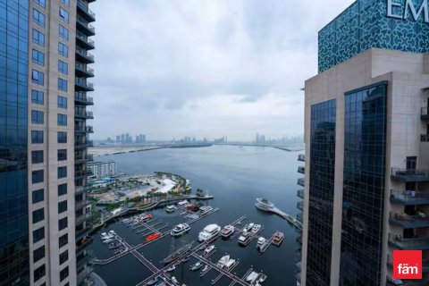 Apartment de 3 dormitorios en Dubai, UAE No. 162670