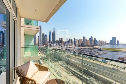 Квартира с 2 спальнями в EMAAR Beachfront, ОАЭ №85274 12