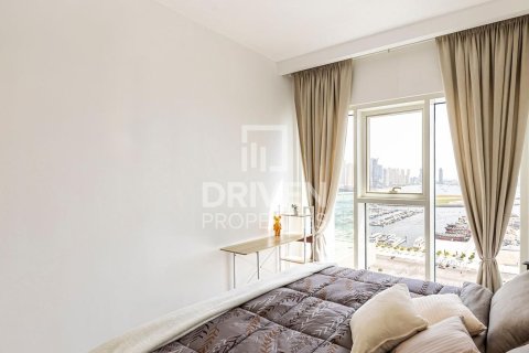 Квартира с 2 спальнями в EMAAR Beachfront, ОАЭ №85274 11