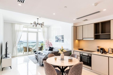 Квартира с 2 спальнями в EMAAR Beachfront, ОАЭ №85274 3