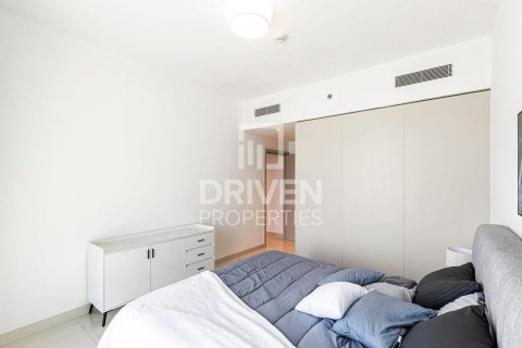 Квартира с 2 спальнями в EMAAR Beachfront, ОАЭ №85274 13