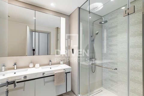 Квартира с 2 спальнями в EMAAR Beachfront, ОАЭ №85274 14