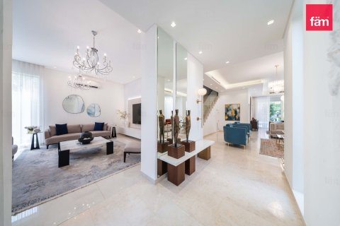5 bedrooms Villa in Dubai, UAE No. 160966 8