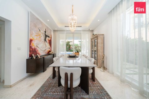 5 bedrooms Villa in Dubai, UAE No. 160966 9
