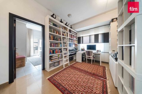 5 bedrooms Villa in Dubai, UAE No. 160966 16
