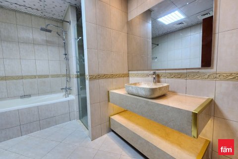 2 bedrooms Apartment in Motor City, UAE No. 165056 17