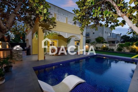 Вилла с 4 спальнями в Meadows, ОАЭ №155407