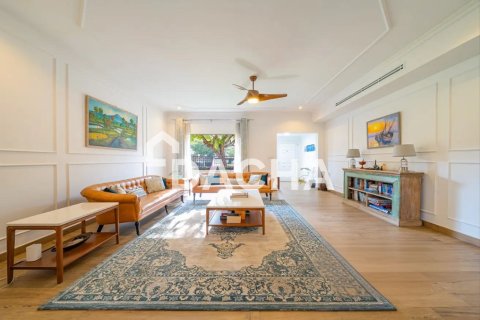 Вилла с 4 спальнями в Meadows, ОАЭ №155407 11