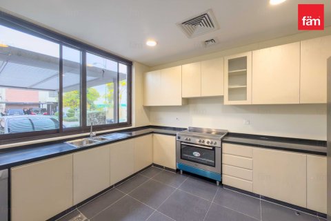 Вилла с 3 спальнями в Дубай, ОАЭ №147801 9