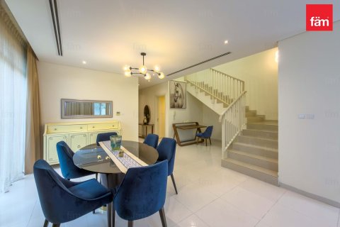 Вилла с 3 спальнями в Дубай, ОАЭ №147801 11