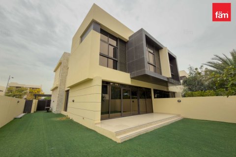 Вилла с 3 спальнями в Дубай, ОАЭ №147801