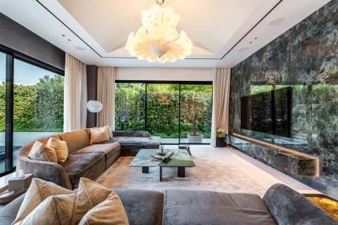 Вилла с 6 спальнями в Бизнес-Бэй, ОАЭ №146980 11