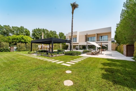 Вилла с 6 спальнями в Бизнес-Бэй, ОАЭ №146980 3