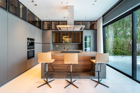 Вилла с 6 спальнями в Бизнес-Бэй, ОАЭ №146980 12