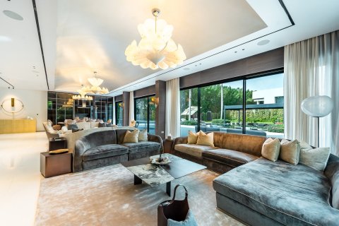 Вилла с 6 спальнями в Бизнес-Бэй, ОАЭ №146980 6