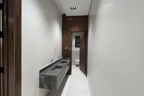 Квартира с 3 спальнями в Эр-Рияд, Саудовская Аравия №62640 4