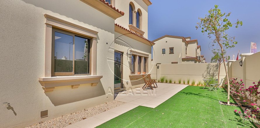 Townhouse de 3 dormitorios en Khalifa City, UAE No. 89980