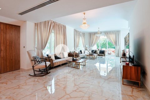 Villa de 4 dormitorios en Legacy, UAE No. 101720 6