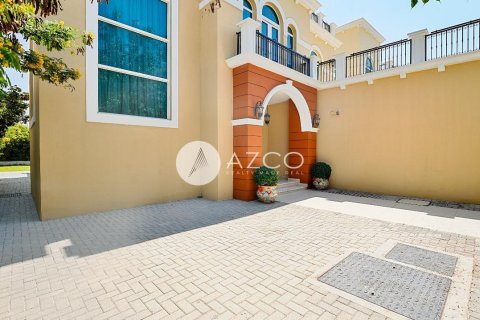 Villa de 4 dormitorios en Legacy, UAE No. 101720 22
