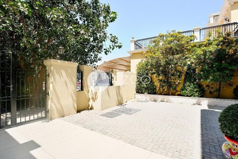 Villa de 4 dormitorios en Legacy, UAE No. 101720 23