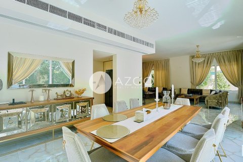 Villa de 4 dormitorios en Legacy, UAE No. 101720 11