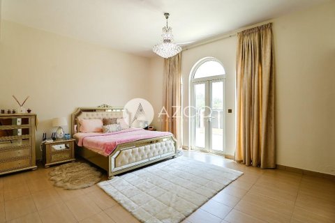 Villa de 4 dormitorios en Legacy, UAE No. 101720 10