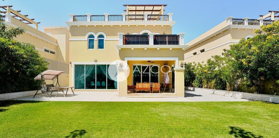 Villa de 4 dormitorios en Legacy, UAE No. 101720