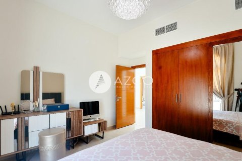 Villa de 4 dormitorios en Legacy, UAE No. 101720 13