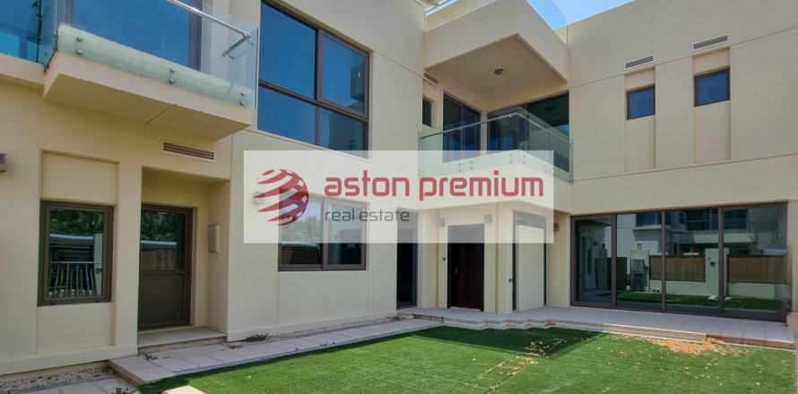 Villa de 4 dormitorios en The Sustainable City, UAE No. 168493