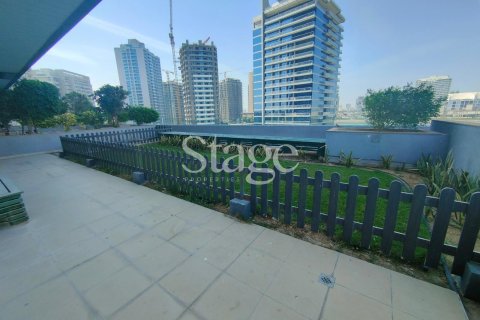 Apartment de 2 dormitorios en Dubai Sports City, UAE No. 185749 4