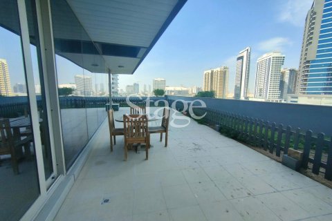 Apartment de 2 dormitorios en Dubai Sports City, UAE No. 185749 24