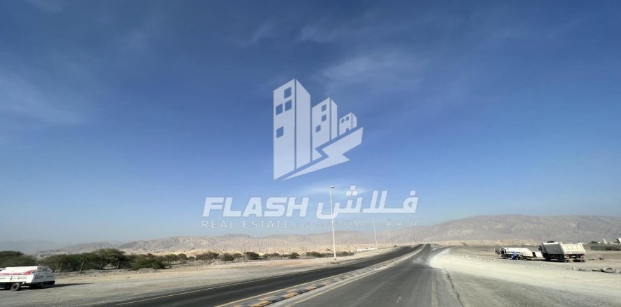 900مربع، قطعة أرض في Seih Al Harf, الإمارات العربية المتحدة رقم 172109