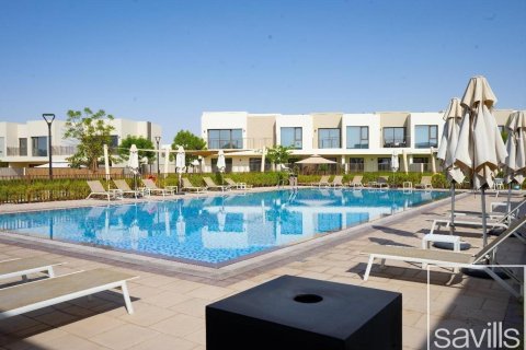 Вилла с 3 спальнями в EMAAR South, ОАЭ №136799 8