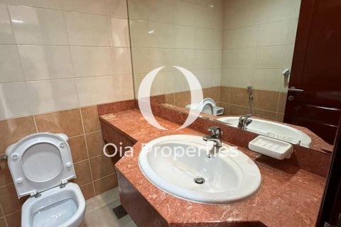 Villa de 4 dormitorios en Abu Dhabi, UAE No. 66205 16