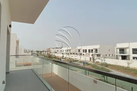 4 bedrooms Villa on the Yas Island, UAE No. 167925 8