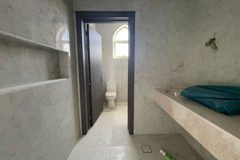 5 bedrooms Villa in Ras Al Khaimah, UAE No. 184223 5