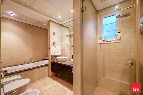 Villa de 3 dormitorios en Dubai, UAE No. 140289 19