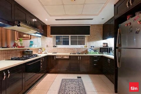 Villa de 3 dormitorios en Dubai, UAE No. 140289 10