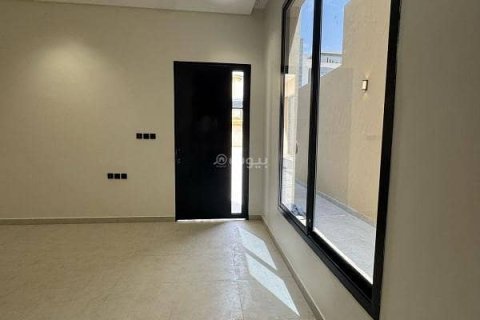5 bedrooms Apartment in Riyadh, Saudi Arabia No. 99675 9