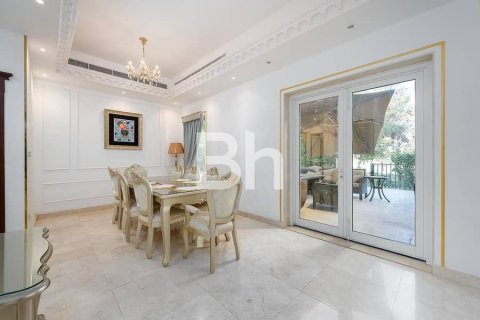 Villa de 4 dormitorios  No. 113651 8