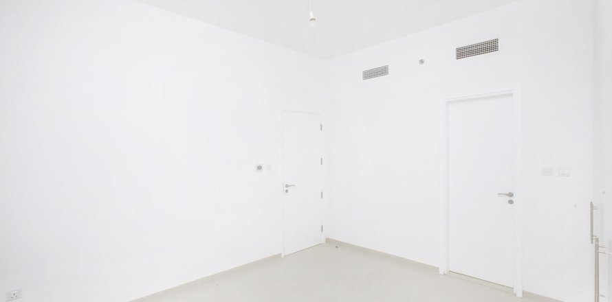 Квартира с 2 спальнями в Zahra Apartments, ОАЭ №167700