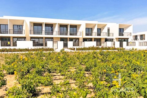 3 bedrooms Townhouse in Town Square, UAE No. 73940 8