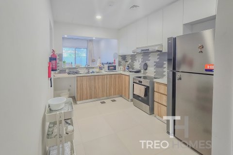 3 bedrooms Villa in Dubai, UAE No. 73938 4