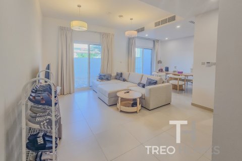 3 bedrooms Villa in Dubai, UAE No. 73938 3