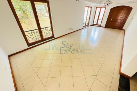 Villa de 4 dormitorios No. 125556 10